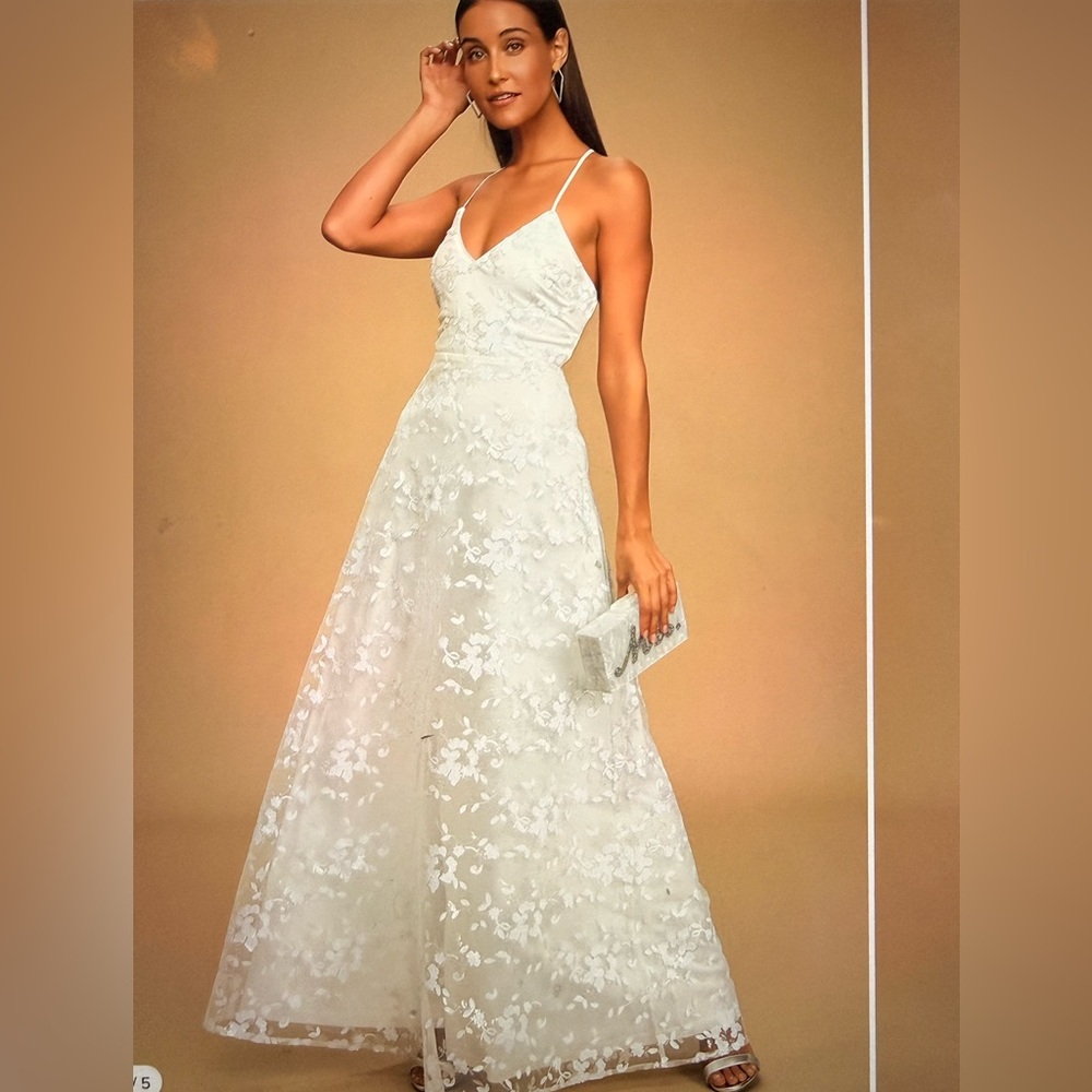 Lulu's White Floral Lace Gown